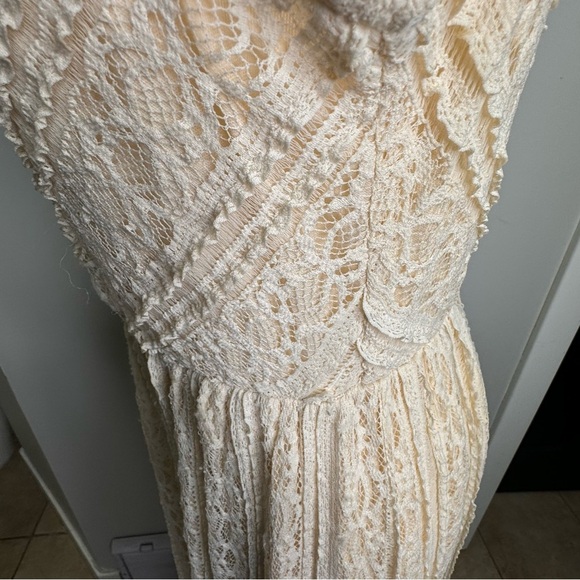 Solitaire Cream Scoop Neck Crochet Maxi Dress Size Medium - Picture 5 of 9